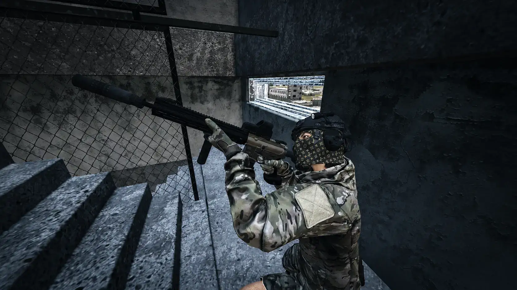 Voják s puškou na letišti — DayZ server Bolted CZ/SK, mapa Chernarus